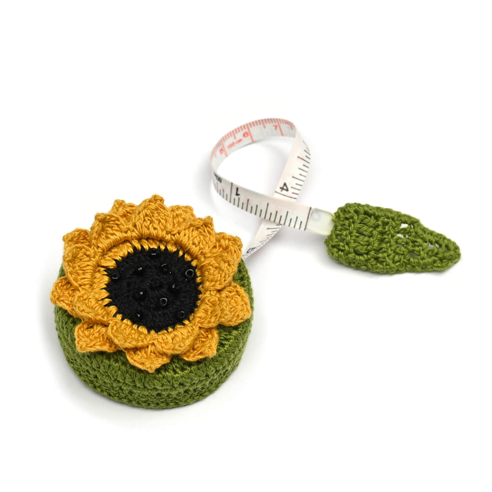 Lantern Moon Crochet Retractable Tape Measure 150cm happy flower