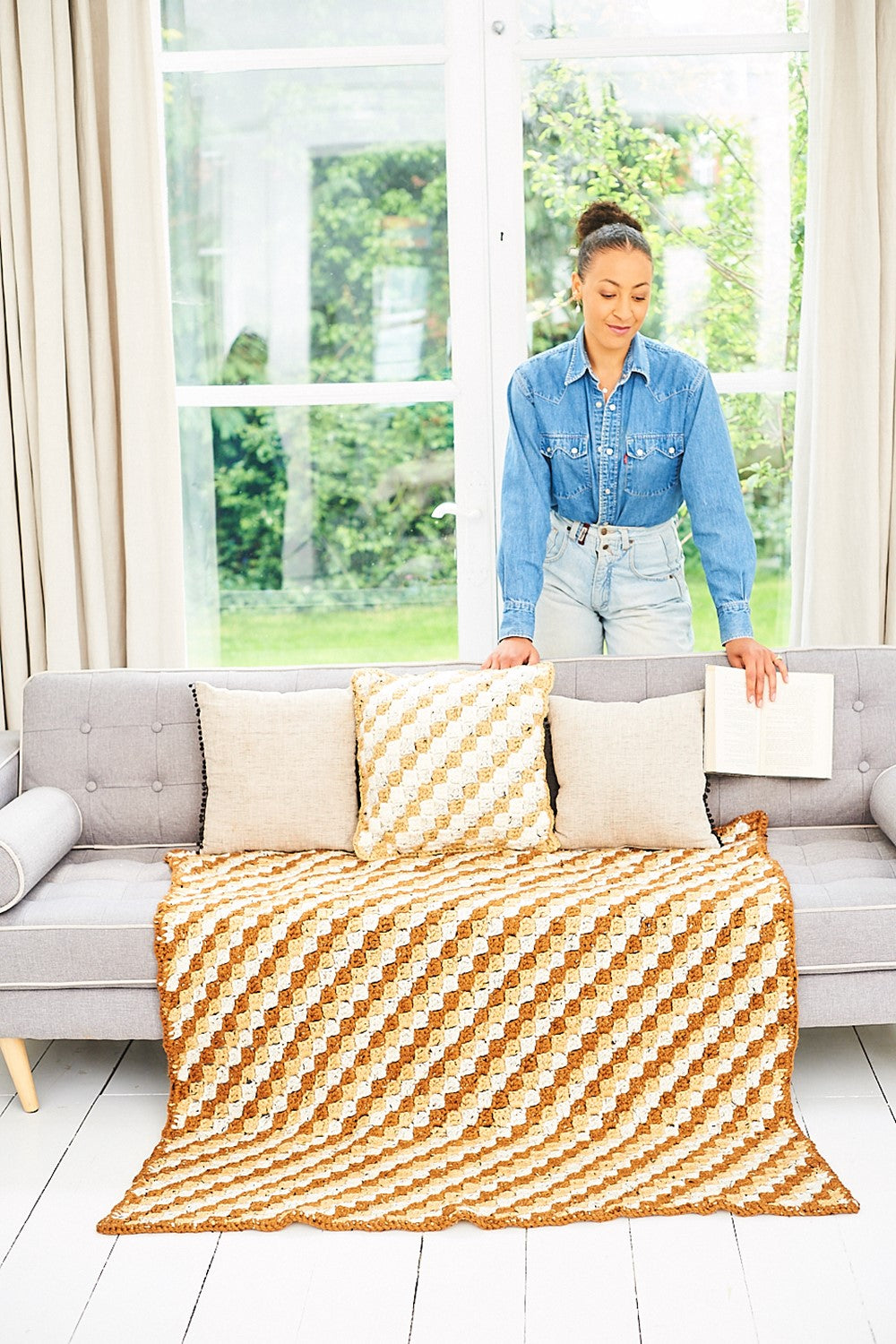 Stylecraft 9937 Super Chunky Blanket Cushion Crochet Pattern