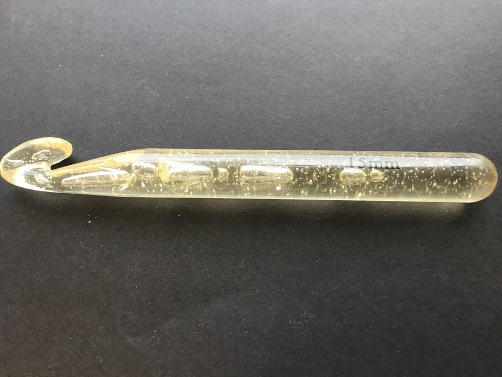 Chunky Plastic 15mm Crochet Hook