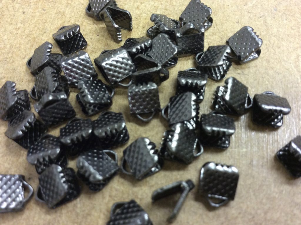 Ribbon Ends 6 mm wide pack 50 black