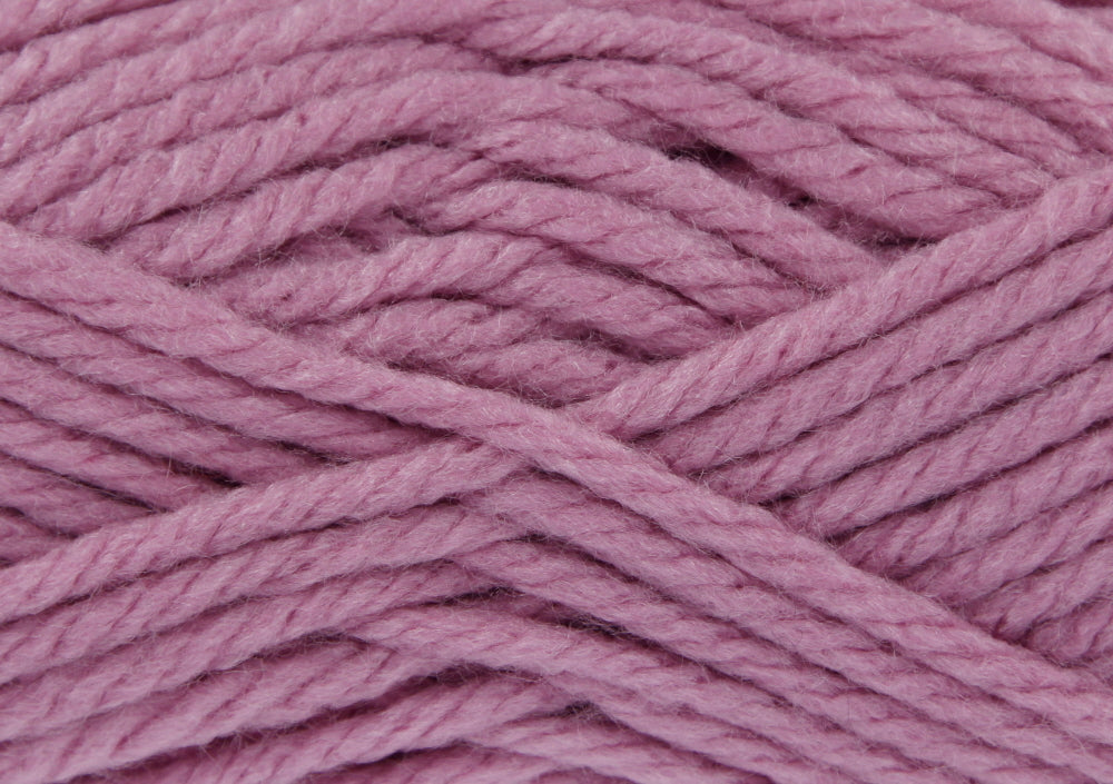 Lissys Crochet Blanket KitLissys Crochet Blanket Kit with crochet hook and yarn