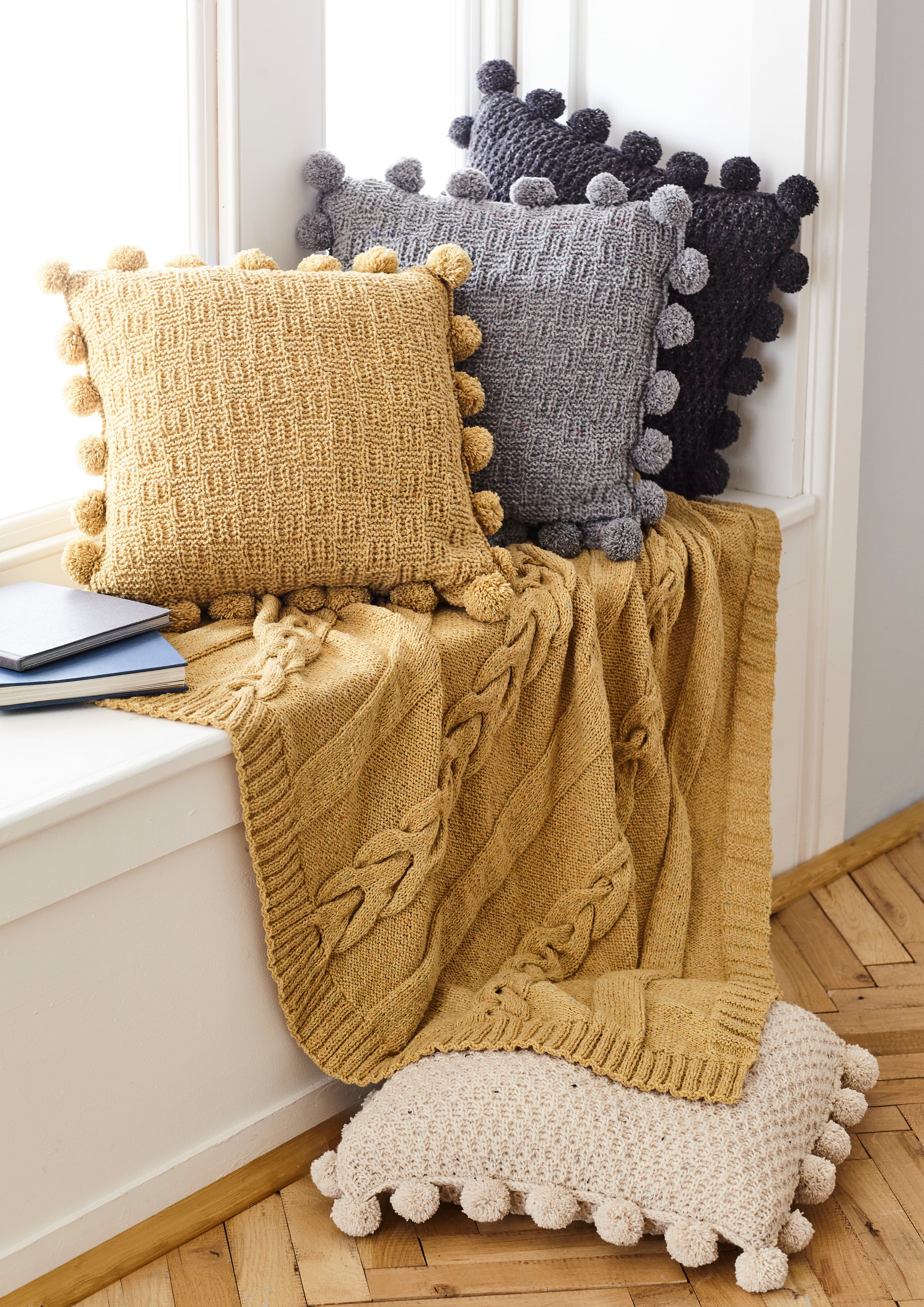 King Cole 5661 Aran Throw Cushion Covers Knitting Pattern