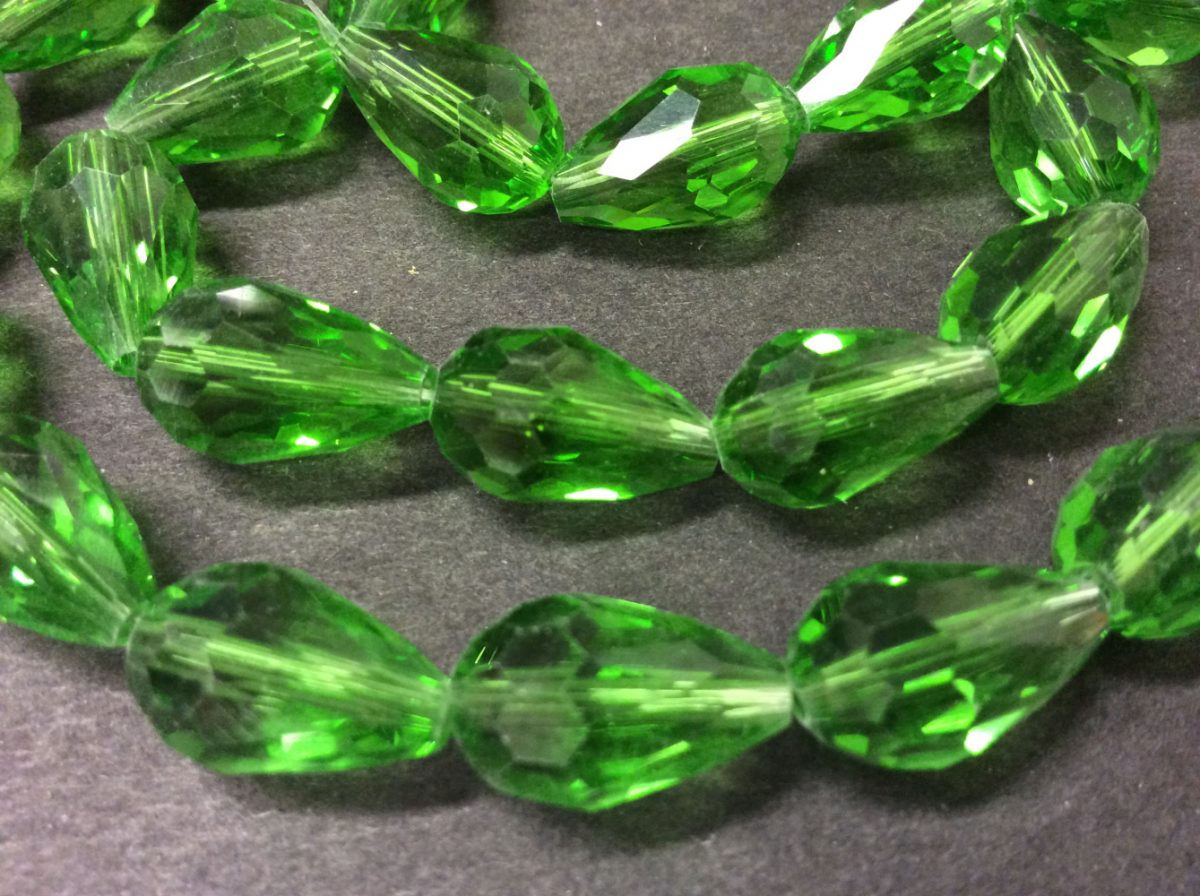 Drop Faceted Glass Beads 15 mm - 1 Strand (approx 50 beads) green 