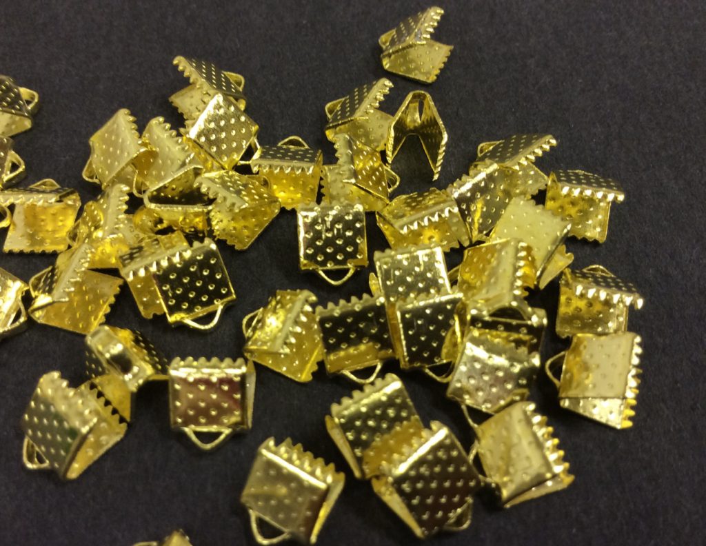 Ribbon Ends 6 mm wide pack 50 gold